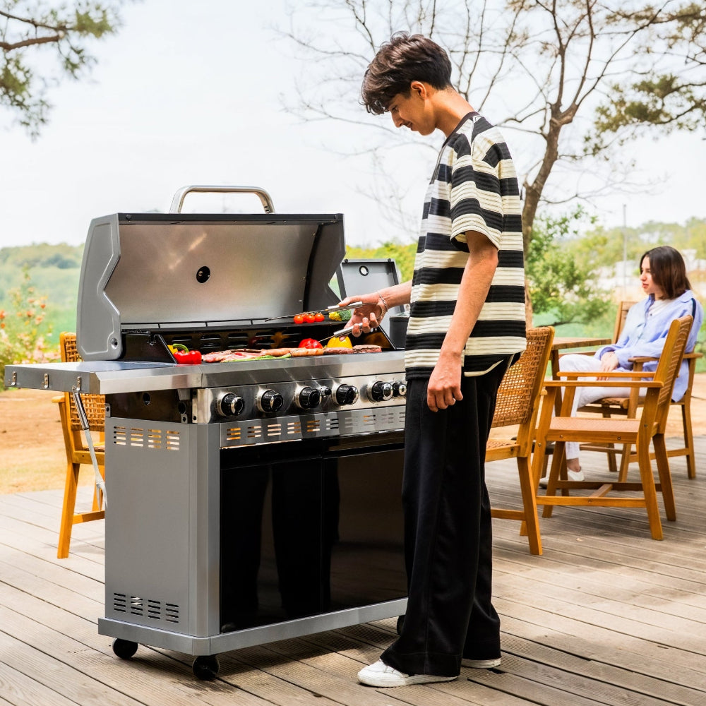 6-Burner 740 Extra Large Gas BBQ Grill with Griddle Side